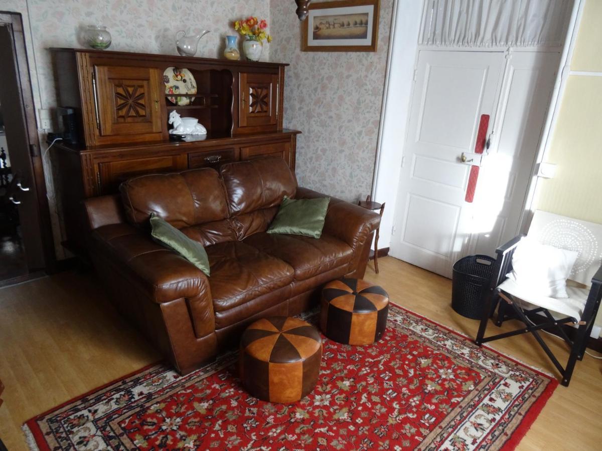 Charming French Cottage-Gite In The Heart Of Quiet Gorron Екстериор снимка