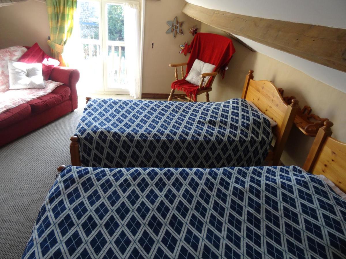 Charming French Cottage-Gite In The Heart Of Quiet Gorron Екстериор снимка