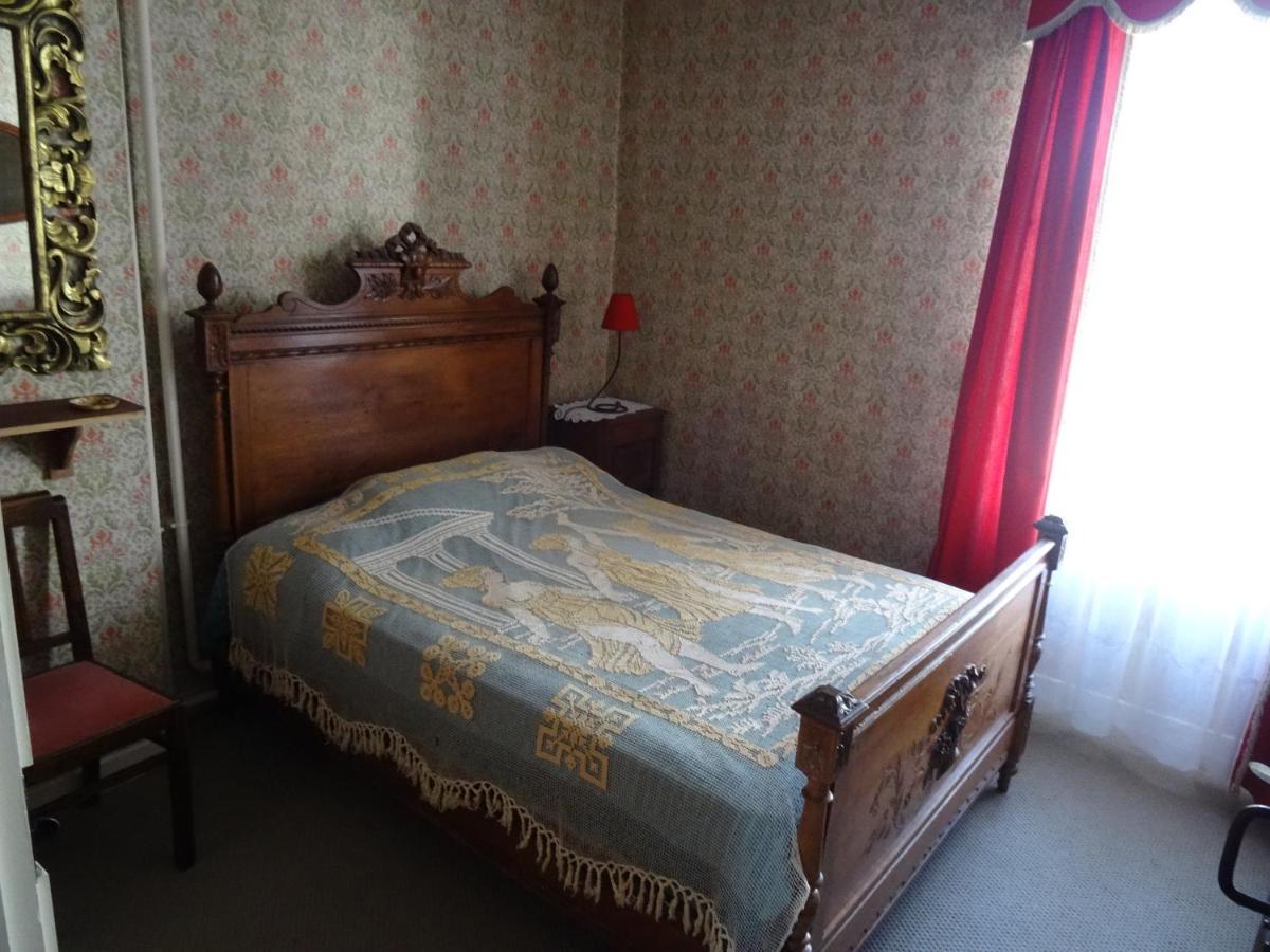 Charming French Cottage-Gite In The Heart Of Quiet Gorron Екстериор снимка