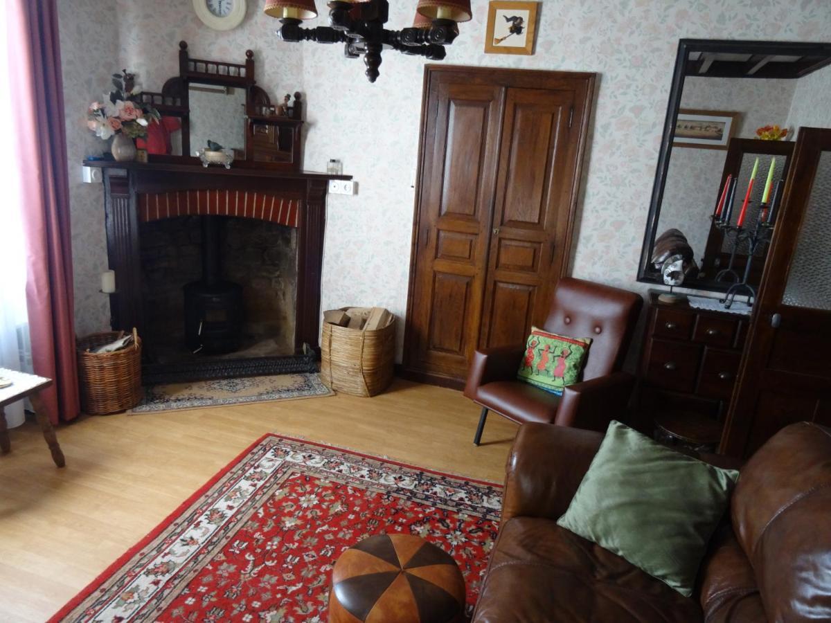 Charming French Cottage-Gite In The Heart Of Quiet Gorron Екстериор снимка